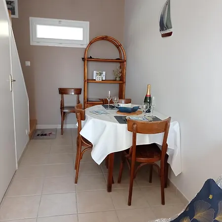 Apartmán Au Coeur D'un Jardin Port-en-Bessin-Huppain